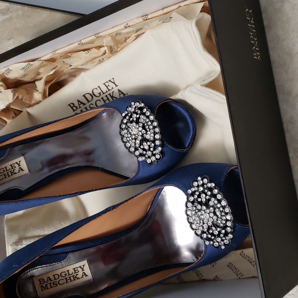 Badgley Mischka Navy Blue Satin Embellished Open Toe Pumps Heels EUC